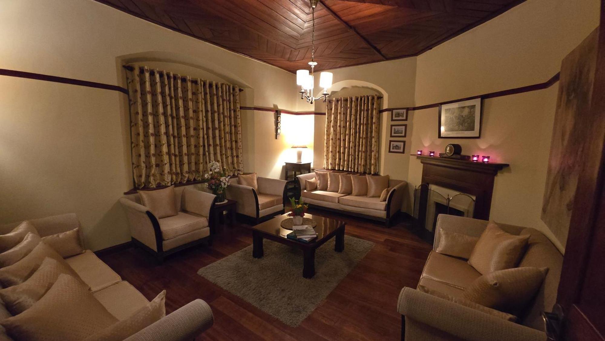 Brockenhurst Bungalow Нувара-Элия Экстерьер фото